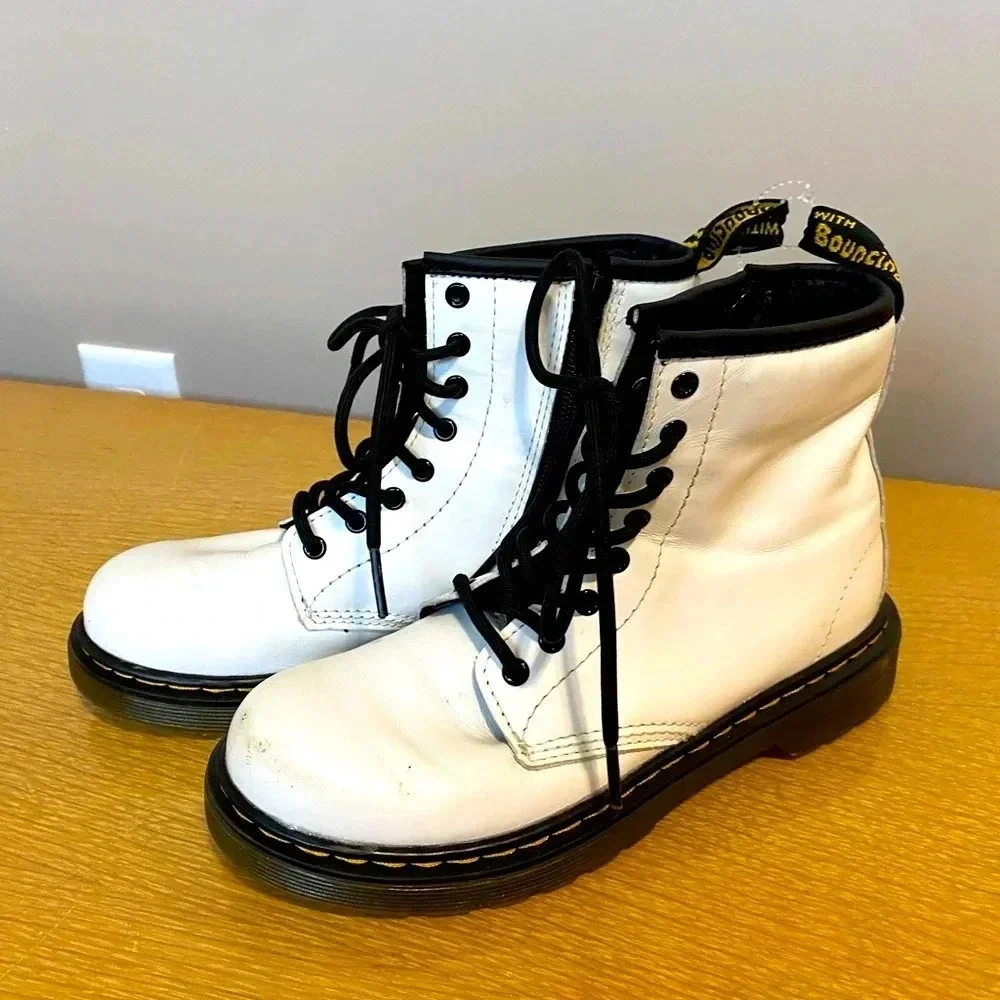 Kids white Dr. Marten combat boots, size 2 - Picture 3 of 5